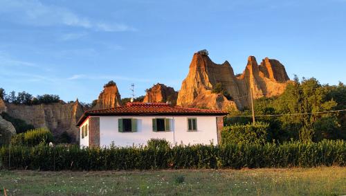 Le Balze Dell'Acqua Zolfina Al Tramonto